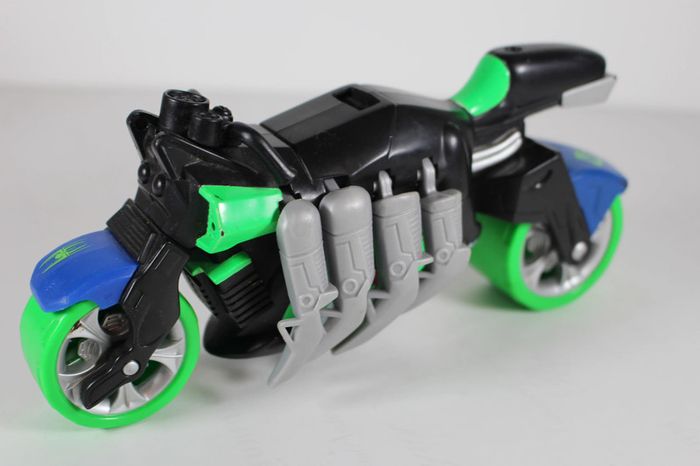 Hasbro 2005 Moto Type Spider-Man - photo numéro 2