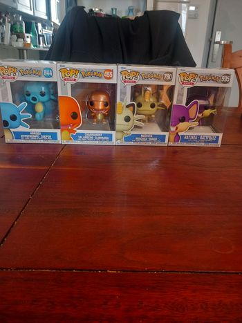 4 POP Pokemon neuf jamais sortit de la boîte 