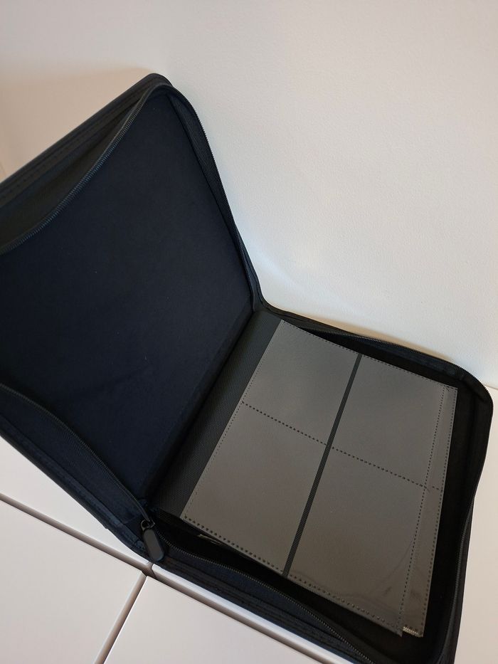 Classeur zip pour 128 cartes sous toploaders Pokémon coloris bleu 🟦 - photo numéro 2