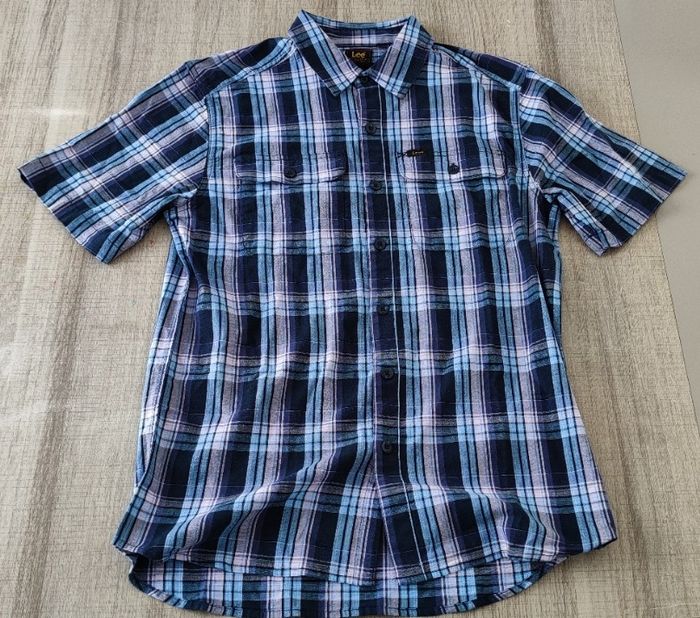 Chemise bleu et noire à manches courtes marque Lee pour homme taille M - photo numéro 3