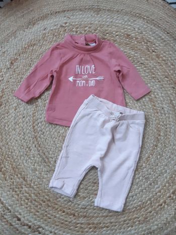 Tenue haut col roulé et jogging rose 3 mois