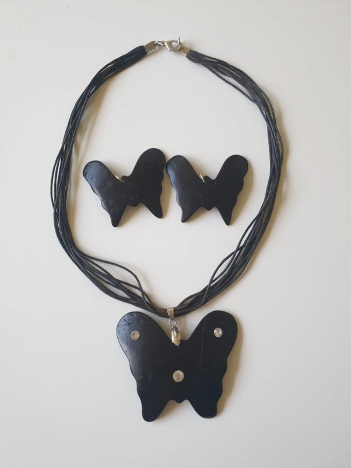 Parure boucle et collier papillon en bois