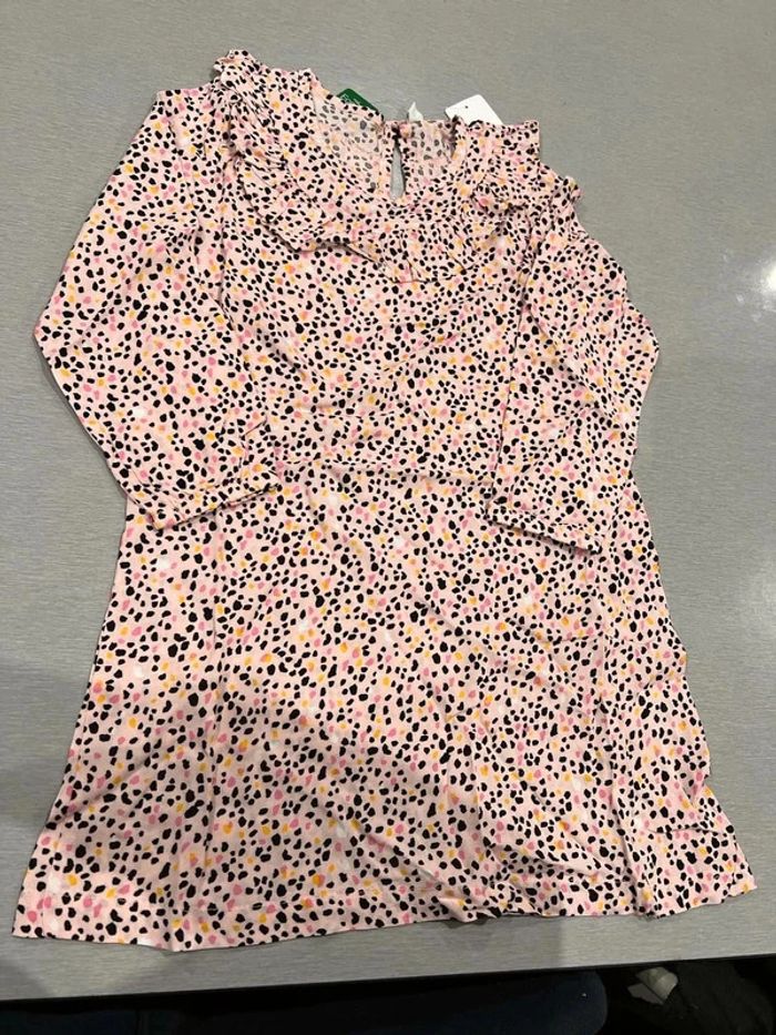 robe.