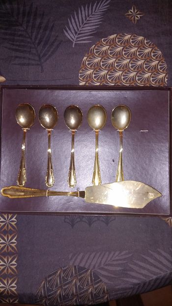 Service à dessert doré 