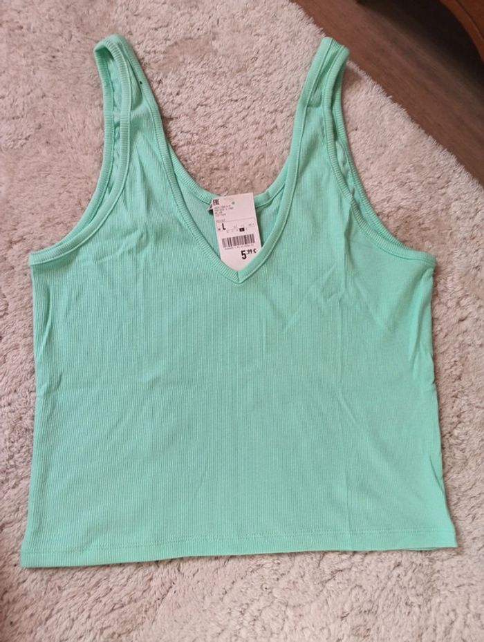 Crop top vert avec étiquette Pimkie taille L