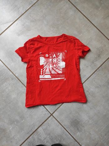 T-shirt garçon taille 7 ans.