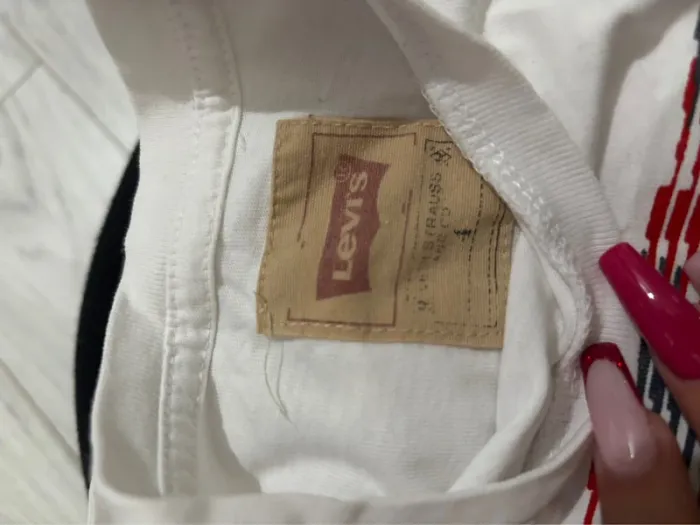 Tshirt levis - photo numéro 3