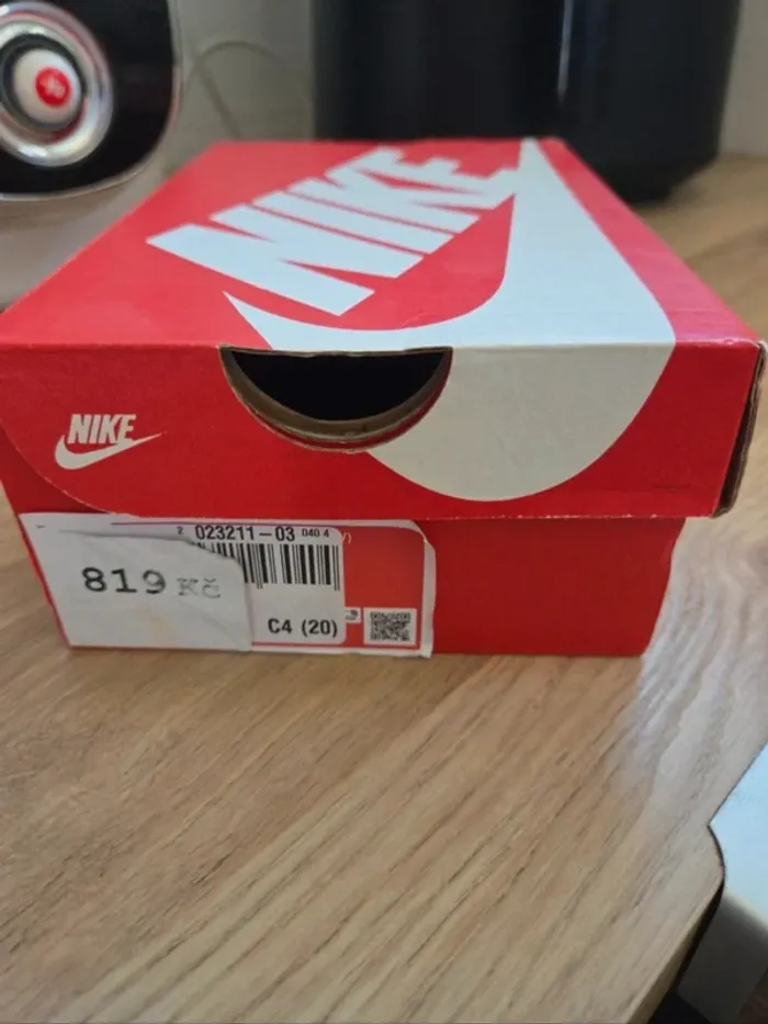 Chaussure nike taille 19.5 comme neuve - photo numéro 5