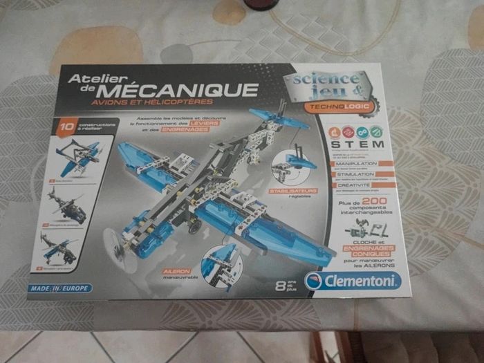 Jeu de construction avions et hélicoptères Clementoni neuf