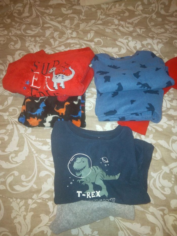 Lot 3 ensembles pyjamas polaires 1 surpyjama et 3 hauts et 2 pantalon - photo numéro 3