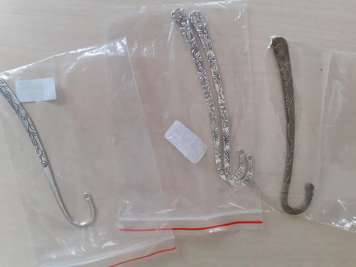 Lot de fournitures pour bijoux : anneaux et griffes et pendentifs et perles - photo numéro 2