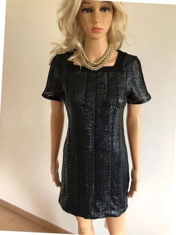 Robe noire à manches courtes avec simili cuir Molly Bracken taille unique jamais portée
