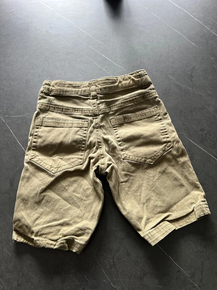Short kaki - photo numéro 3