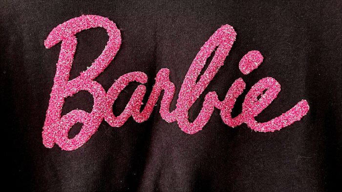 🟣 Sweat Barbie NEUF en XXS 🟣 - photo numéro 3