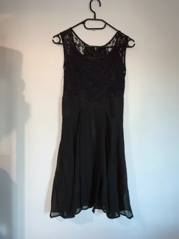 Robe noire dentelle