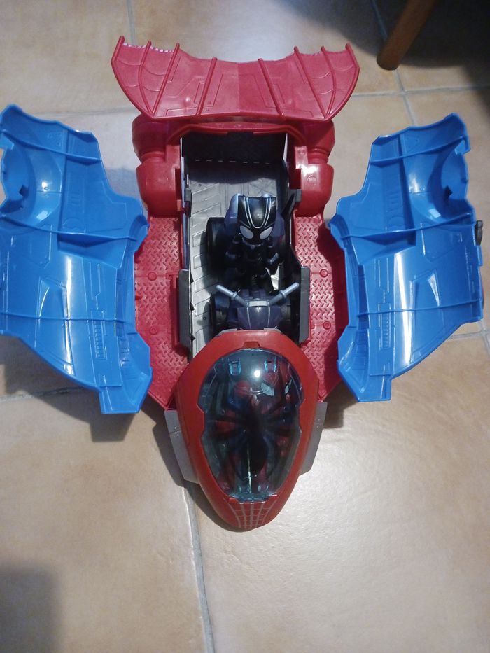 Avion Spiderman + personnage Spiderman + personnage Black Panther + moto Black Panther - photo numéro 7