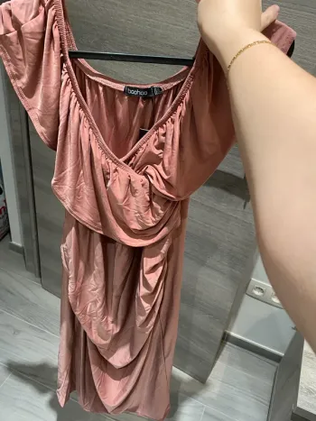 Robe de grossesse robe nouée à la taille épaules dénudées