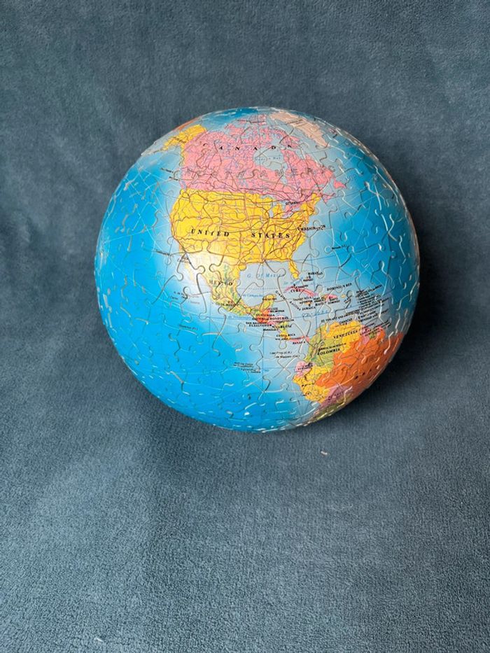 Globe puzzle