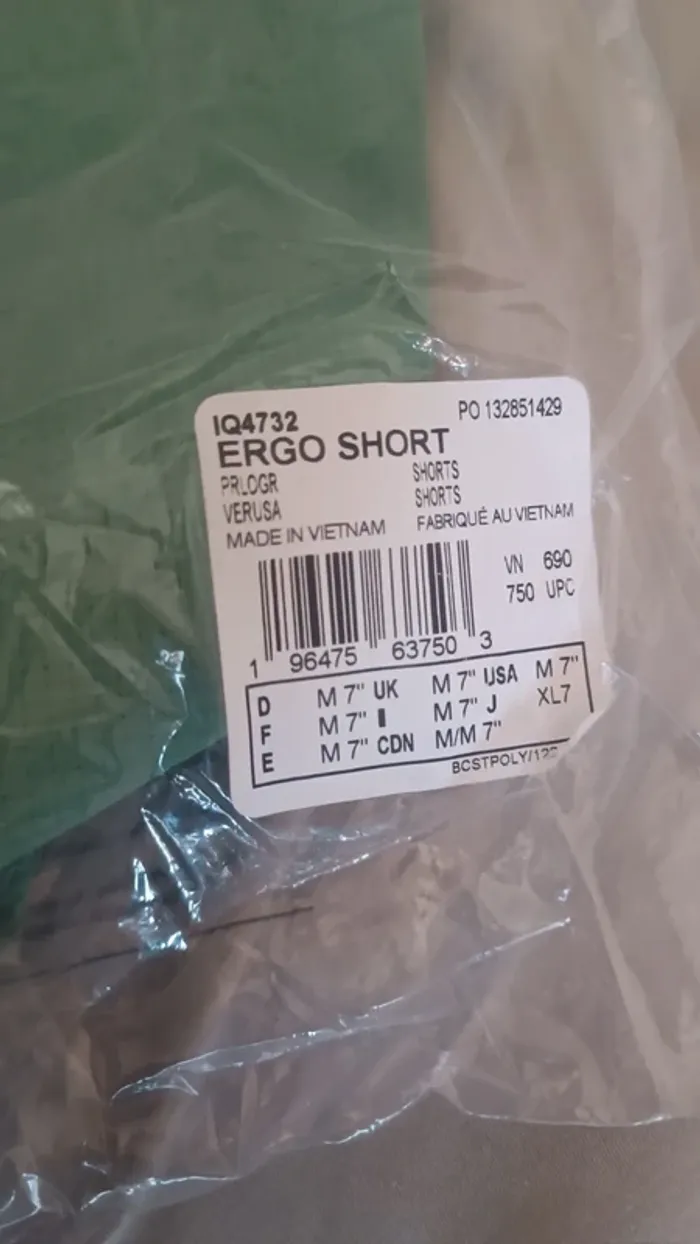 Shorts verdi Adidas - photo numéro 3