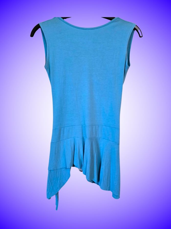 Top Cache-cœur Sans Manches – Décolleté V – Chaîne Métallique Amovible – Bleu Ciel / Turquoise – Taille 40 L – Très Bon État - photo numéro 2