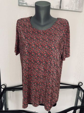Jolie tunique taille 46 neuve