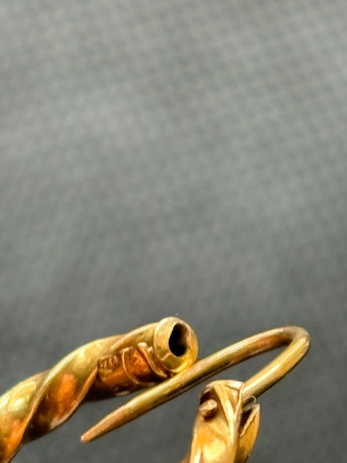 Belle paire de boucles d’oreilles «créoles » torsadées en or 18 carats femme TBE - photo numéro 4