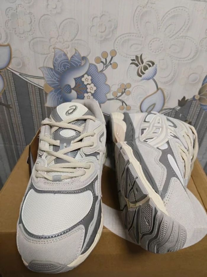 Asics GEL NYC Taille 44 - photo numéro 2