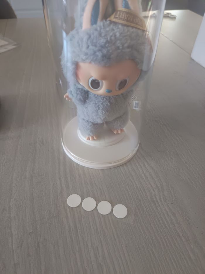 Vitrine socle pour labubu - photo numéro 2