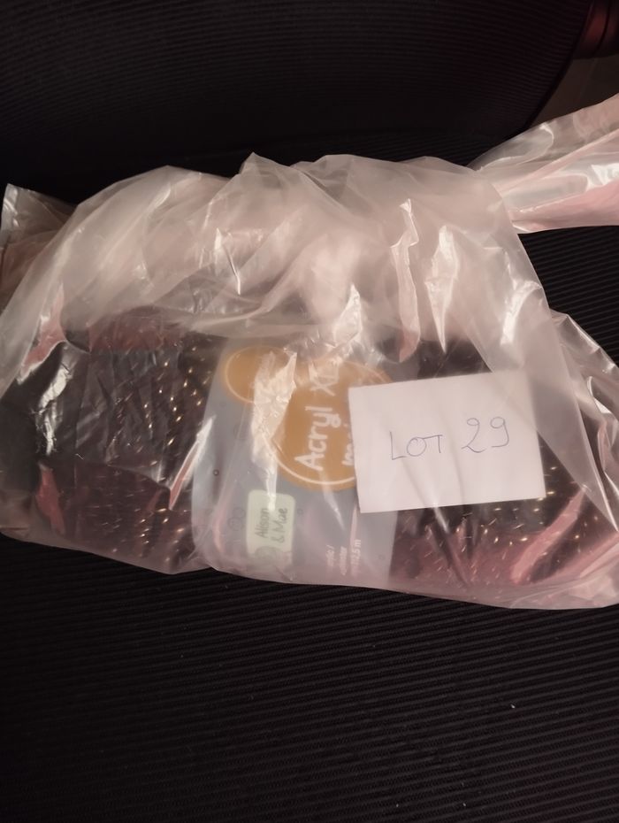 * 1 pelote noire Extra Large Metallic par Alison & Mae - photo numéro 5