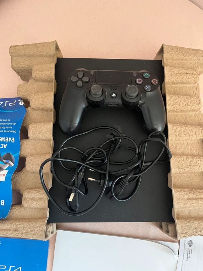 Console PS4 Slim 500 Go + Manette Officielle + Câbles + Boîte & Livrets - photo numéro 3