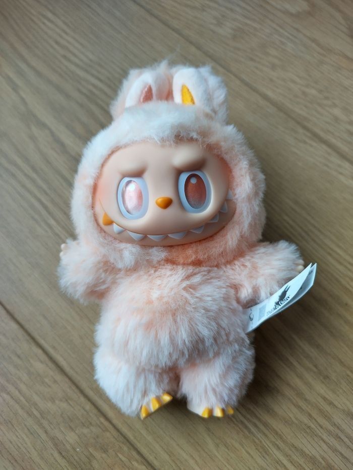 Popmart - Labubu big into energy - "Happiness" - photo numéro 2