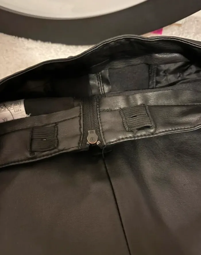 🖤 Jupe simili cuir noire fille – 6 ans 🖤 - photo numéro 2