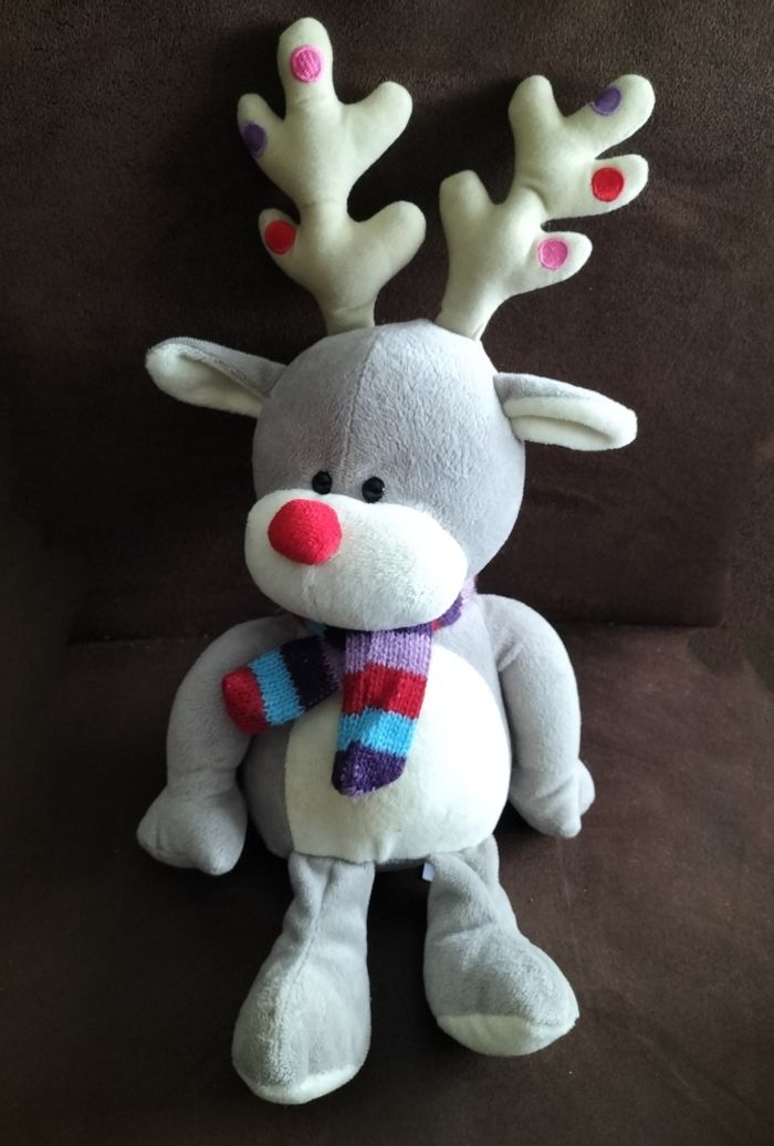 Très belle peluche cerf
