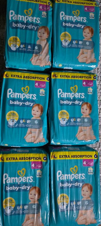 Couches Pampers Baby Dry taille 4+x6