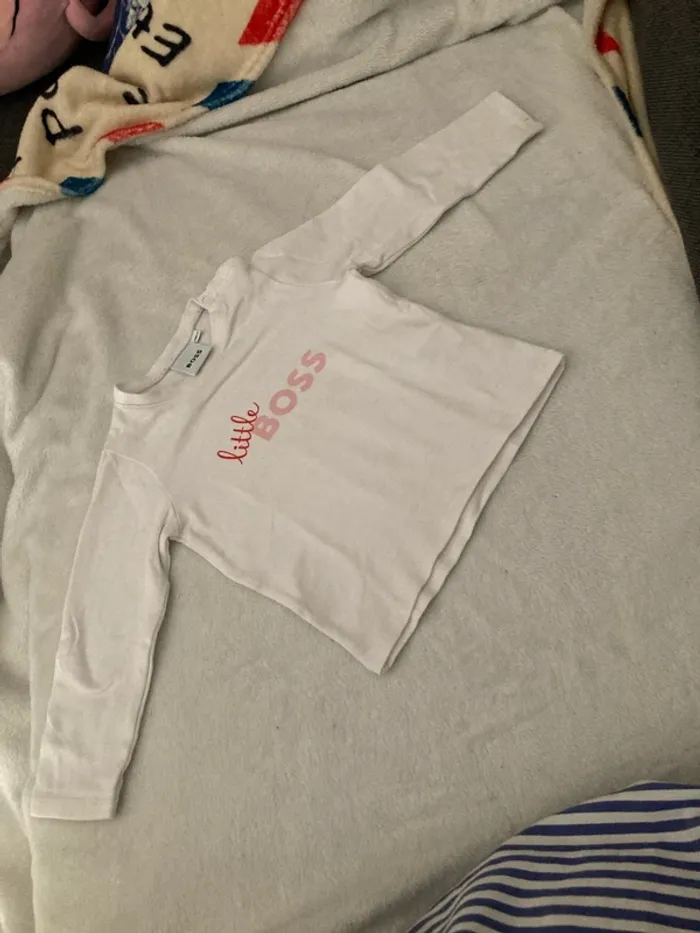 T-shirt 18 mois Boss - photo numéro 3