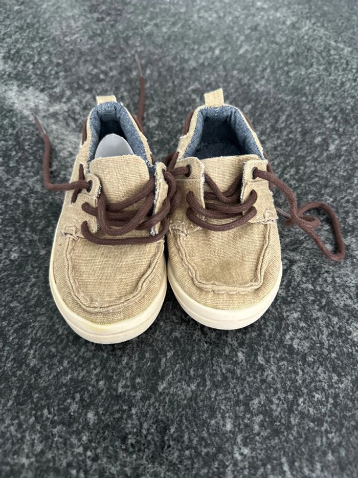 Chaussures Zara bébé garçon taille 18 neuve sans étiquette