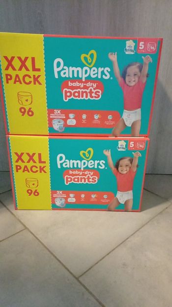 Couches pampers  pants  taille  5
