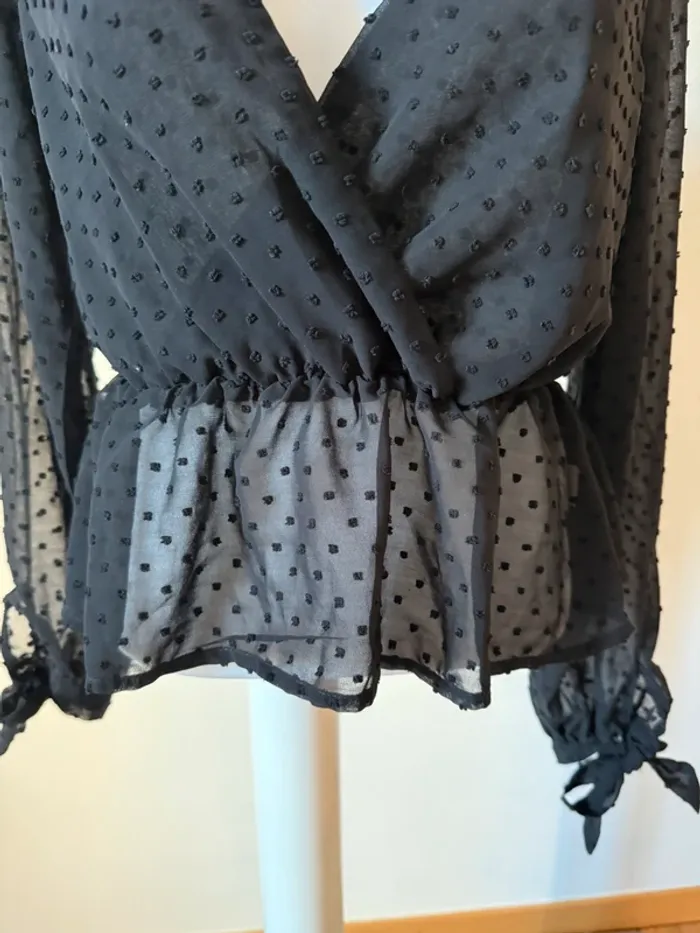 Blouse noir en très bon état taille M SHEIN - photo numéro 4
