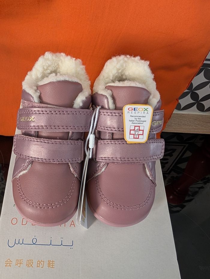 Chaussures fourrés fille. Conseillé par les podologues. Taille 22. Neuf. Geox. - photo numéro 5