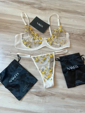 ensemble de lingerie naked fleurs jaune et blanc