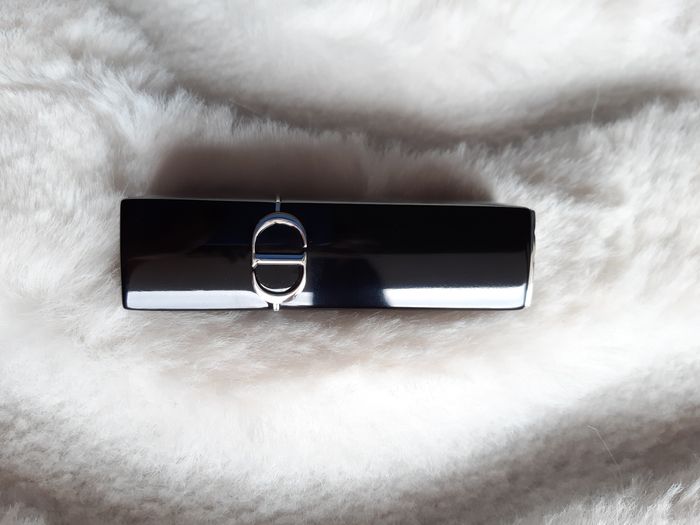 Rouge Dior

Rouge à lèvres couleur couture - finis velvet, satin et nouveau veil - soin floral hydratant - - photo numéro 5