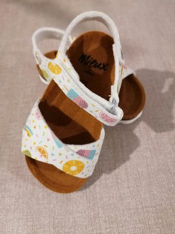 Chaussures été fille taille 20