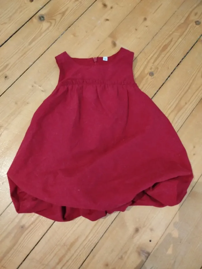 Robe rouge 6 mois