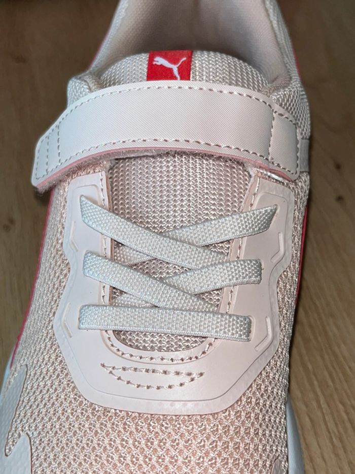 Baskets Puma filles neuves Taille 35 - photo numéro 8