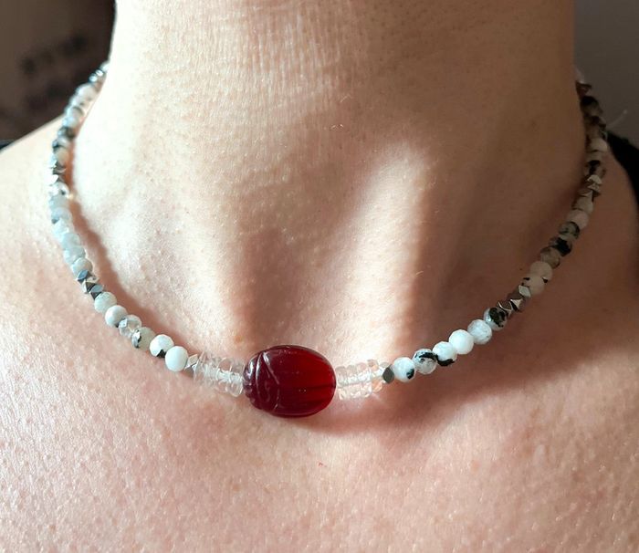 Collier amulette scarabée Grenat et Pierre de Lune - photo numéro 8