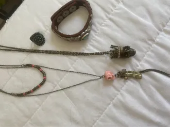 Lot bijoux sautoir collier bracelet bague
