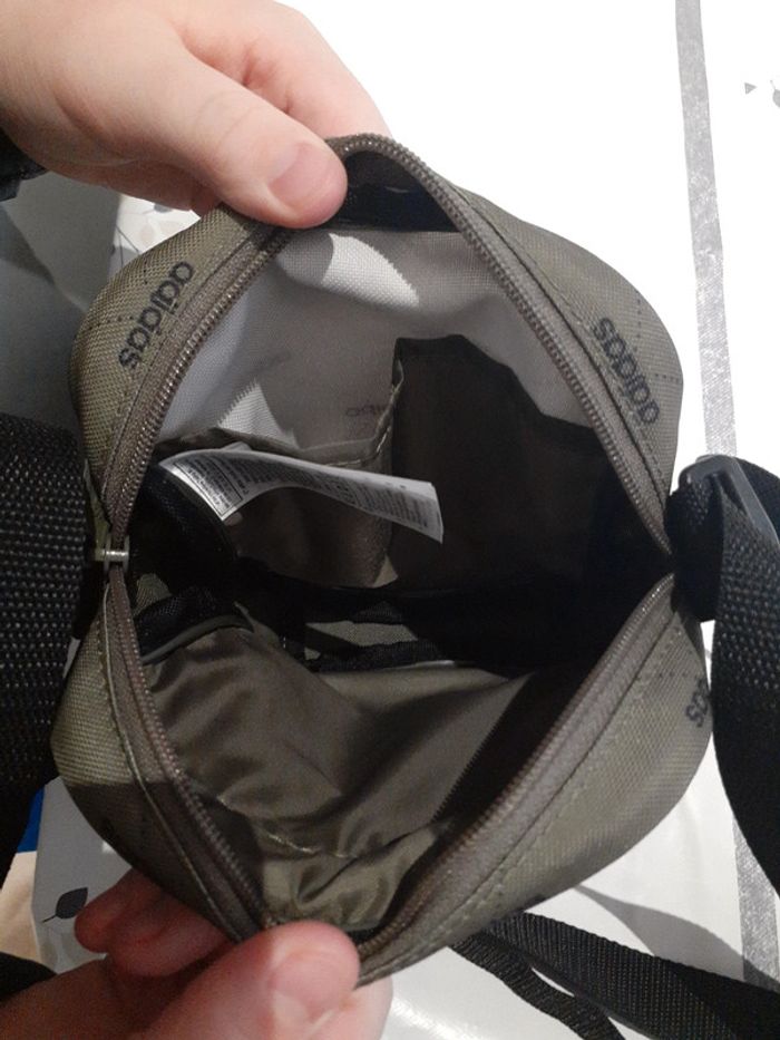 Sacoche Adidas Neuve - photo numéro 3