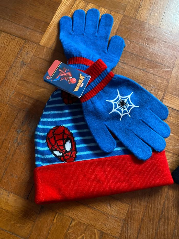 Ensemble bonnet et gants Spiderman - photo numéro 2