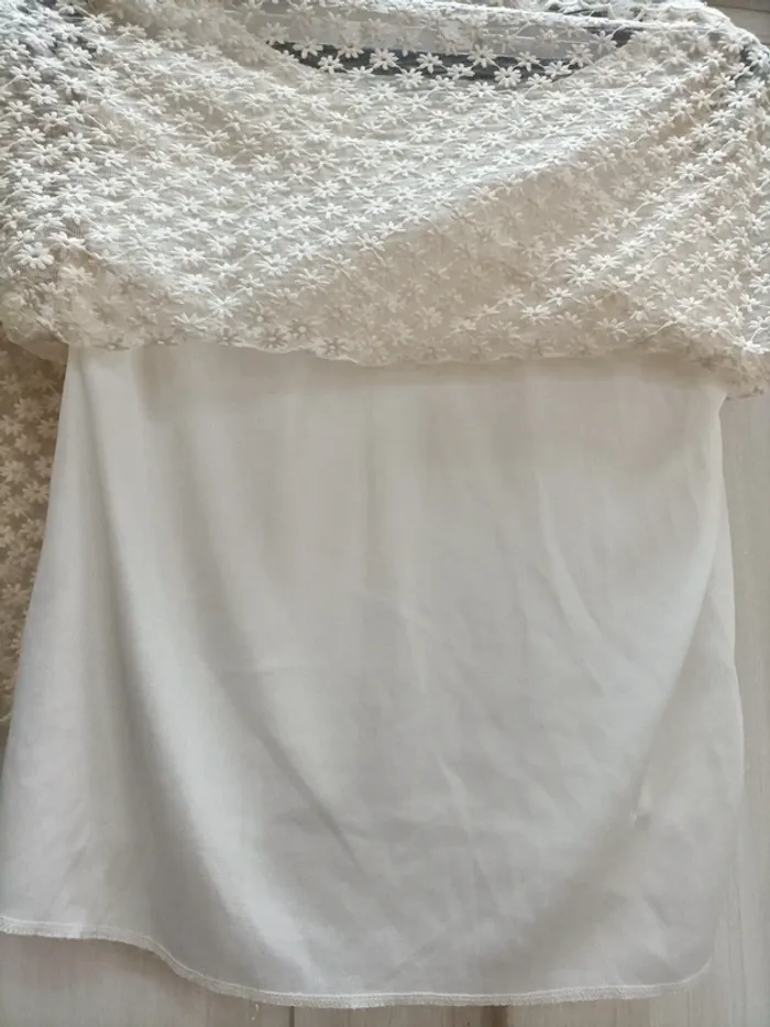 Haut dentelle doublé - photo numéro 2