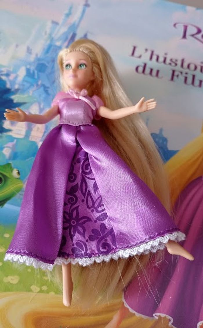 Livre  et poupée Raiponce, l'histoire du film - photo numéro 4